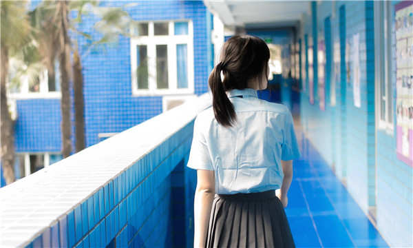 文成如何找到一个可以帮助我生孩子的女人？